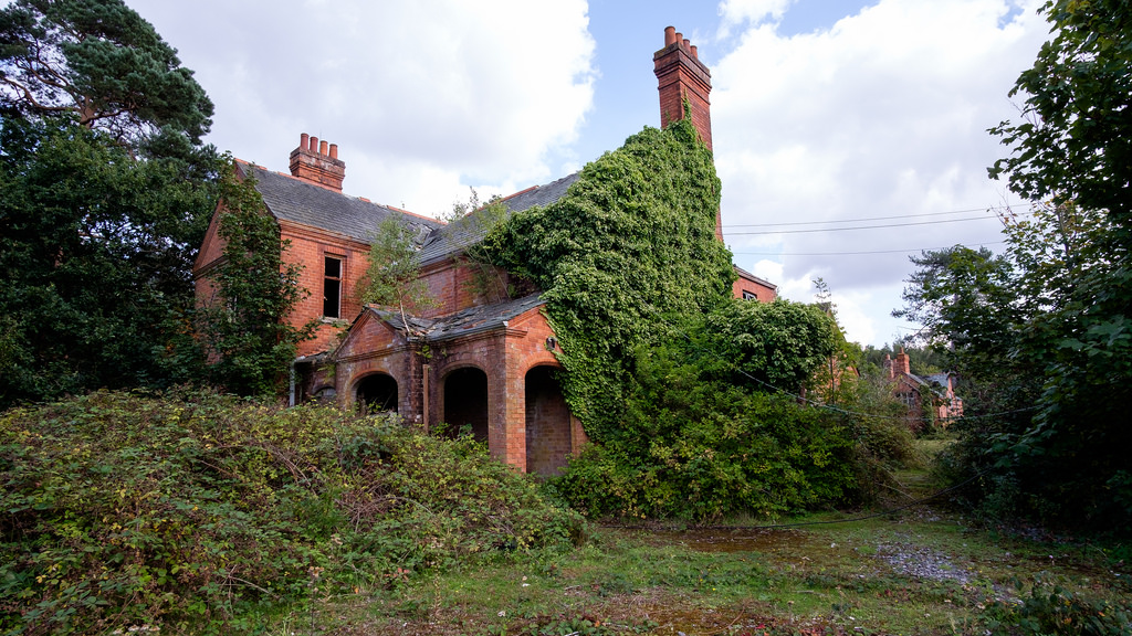 The stockman's cottage at the corner of Home Farm (28dayslater)